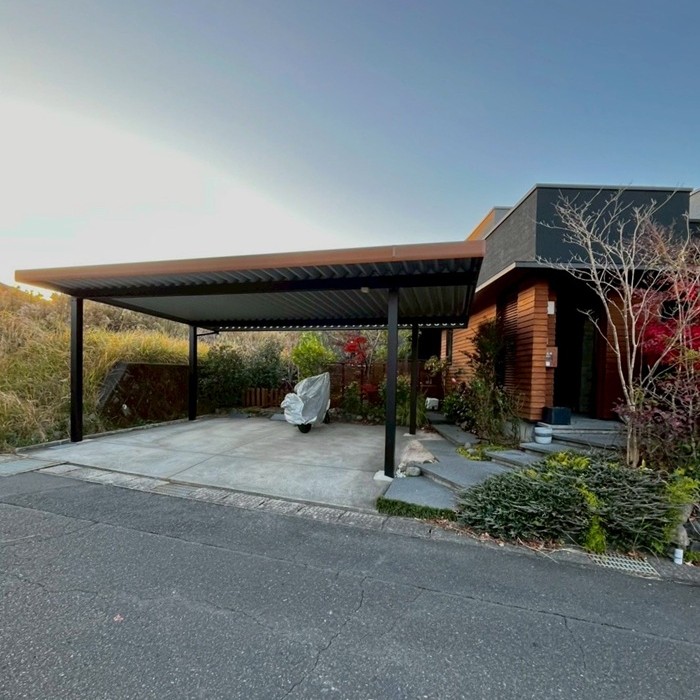 鹿児島市/カーポート増設工事/既存の2台用に屋根を増設しました/加工やカスタムにも対応します