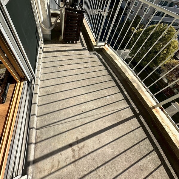 鹿児島市/人工芝施工/マンションのバルコニーに人工芝を施工しました。35mmの日差しに強い商品です。