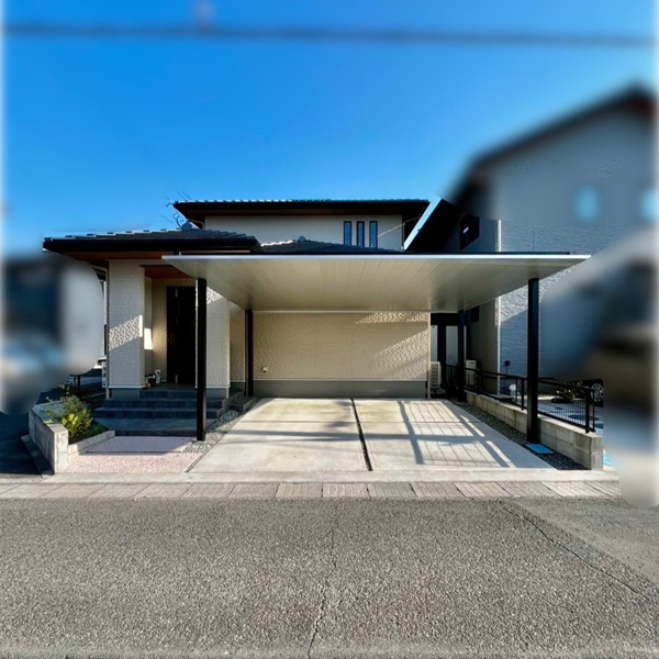 鹿児島市/カーポート施工/YKKapプレーンルーフ2台用/デザイン性に優れているノイズレスカーポート