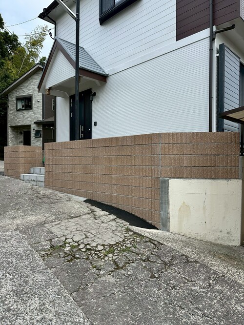 鹿児島市/玄関リフォーム工事進捗/化粧ブロックを積み終わりました！タイルとフェンスに続きます！