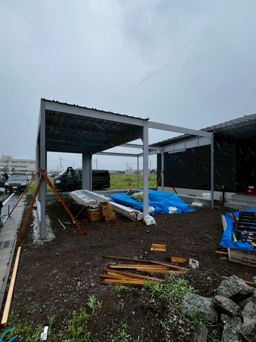 指宿市/シャッターガレージ工事進捗/いよいよ本体を組み上げてます！少しずつ形が見えてきました！