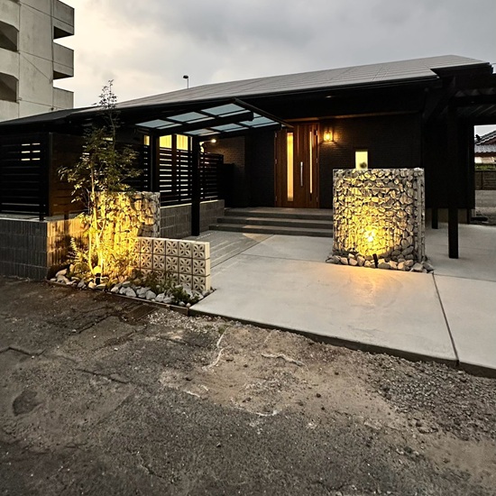 霧島市／新築外構工事進捗｜ガビオン・花ブロック・植栽が完成しました