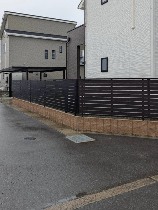 霧島市/新築外構工事進捗/目隠しフェンスの取付けが完了しました